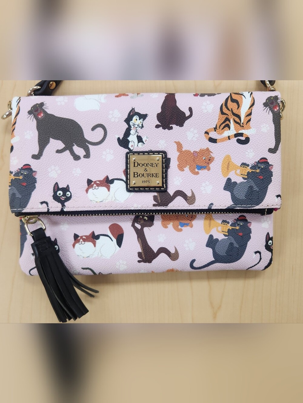 **NEW SOLD OUT** Dooney & Bourke Disney Cats Felines Crossbody Bag Purse
